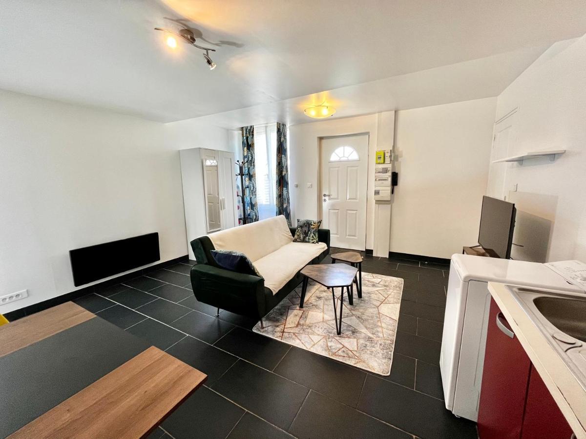 Studios au quartier pavillonnaire rue d Ambert Orléans Extérieur photo