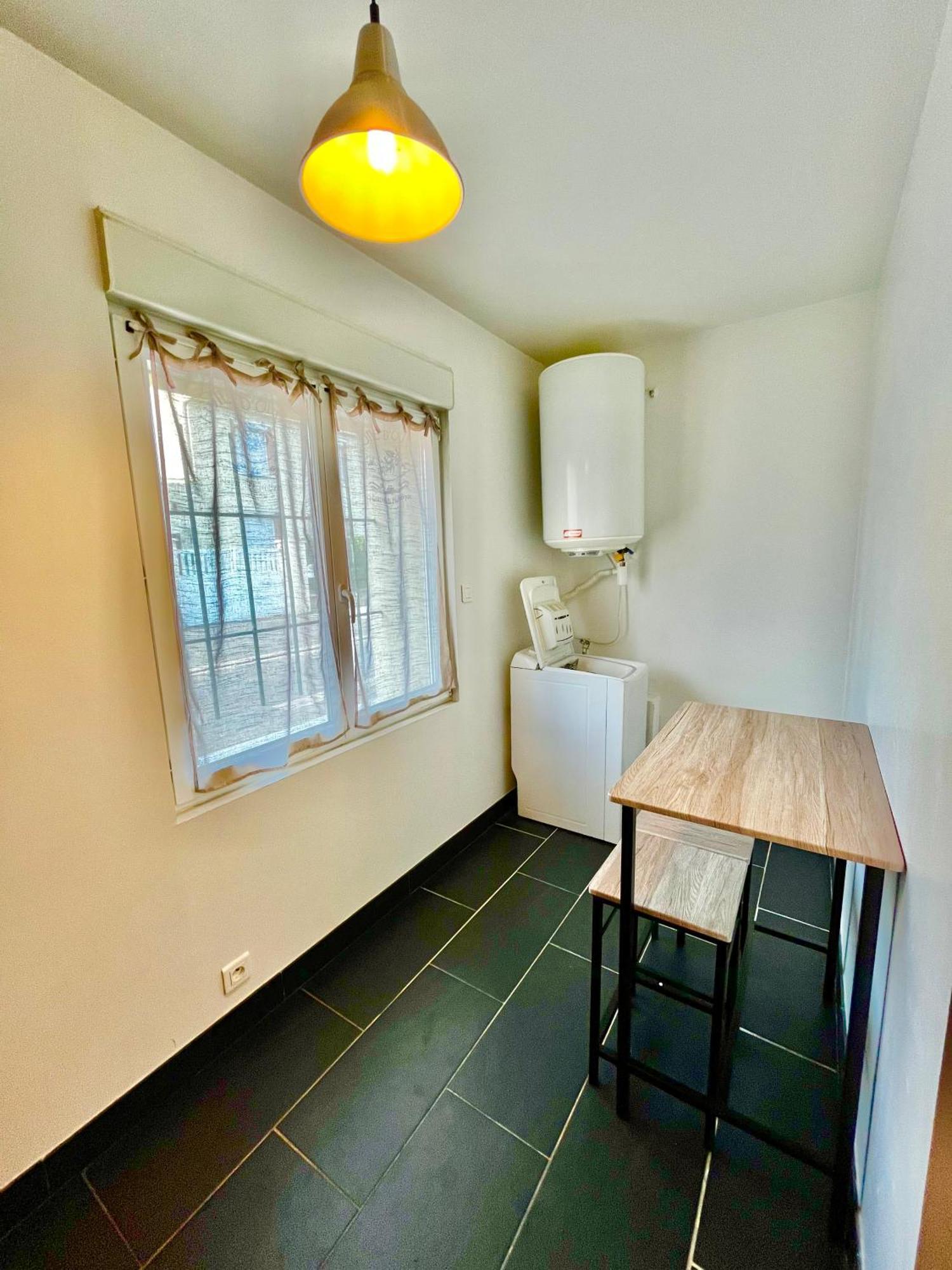Studios au quartier pavillonnaire rue d Ambert Orléans Extérieur photo