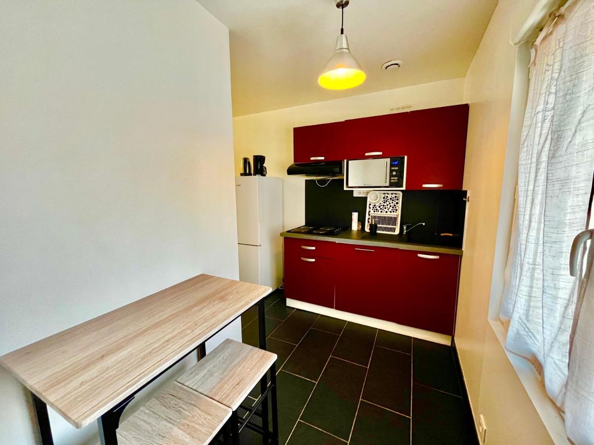 Studios au quartier pavillonnaire rue d Ambert Orléans Extérieur photo