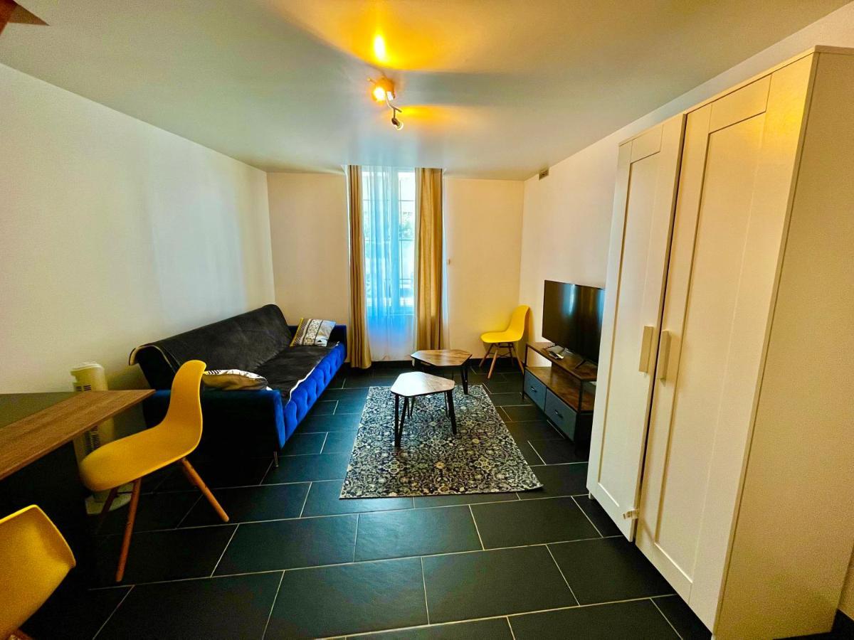 Studios au quartier pavillonnaire rue d Ambert Orléans Extérieur photo
